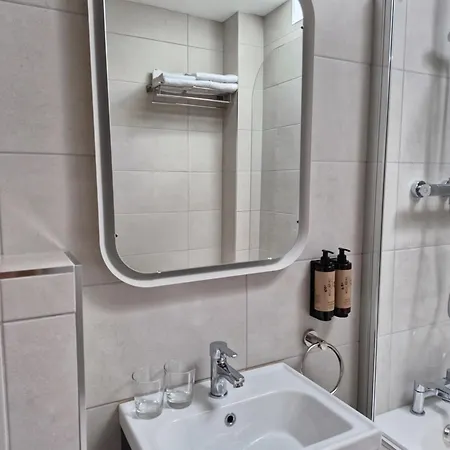 山林小屋 The Quay